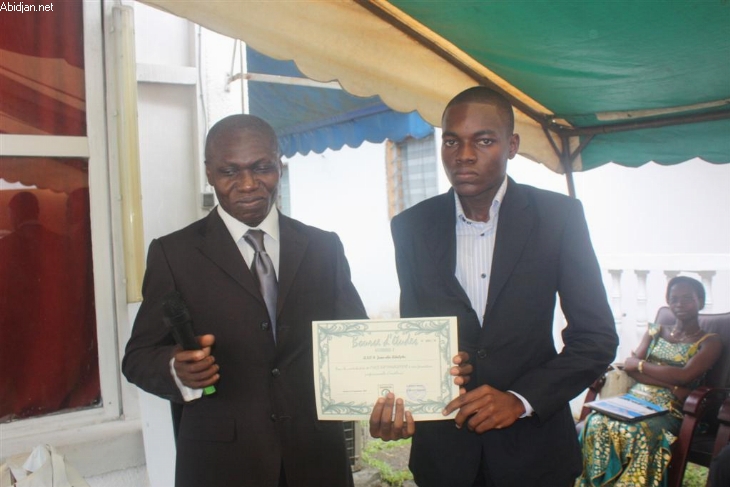 Jeu les bourses d’Abidjan.net - Les 10 premiers lauréats reçoivent leurs lots